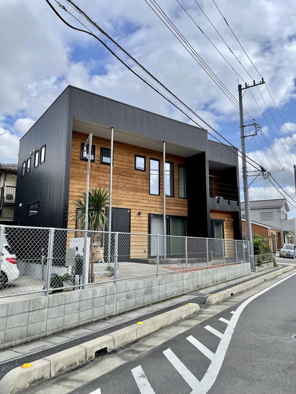 California style house with colorful interior